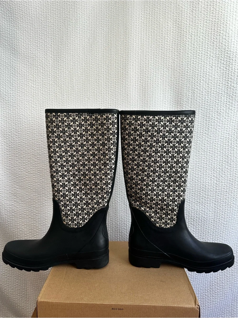 Tory Burch T Monogram Hurricane Tall Rain Boots Waterproof Black Cream Size 9
